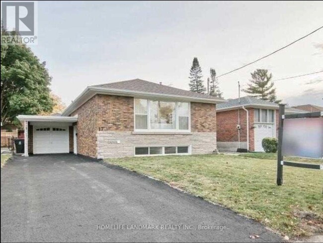 17 Brewton Rd in Toronto, ON - Building Photo - Building Photo