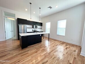 308 Excelsior Ave in Saratoga Springs, NY - Building Photo - Building Photo
