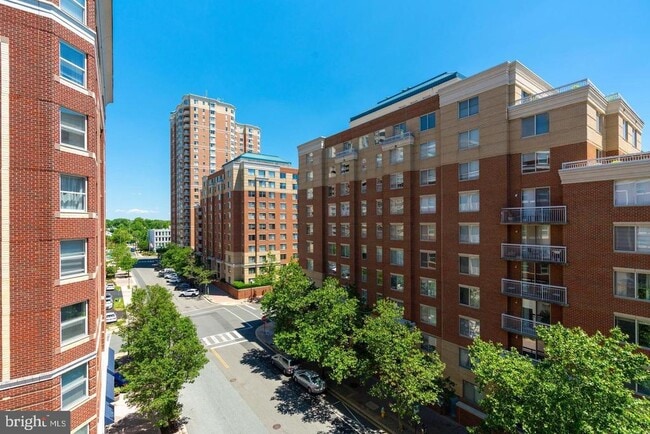 820 N Pollard St in Arlington, VA - Building Photo - Building Photo