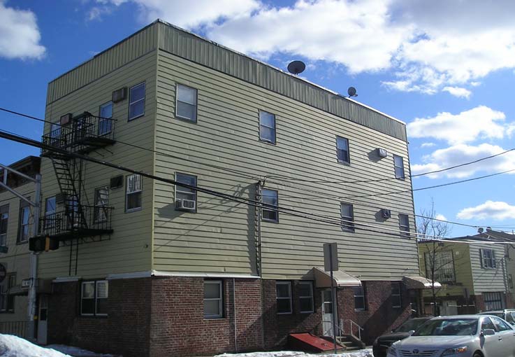 1100 Summit Ave in Jersey City, NJ - Building Photo