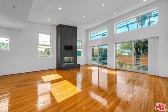 258 3rd Ave in Los Angeles, CA - Building Photo - Building Photo