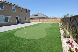 1008 Osprey Dr in Lathrop, CA - Building Photo - Building Photo