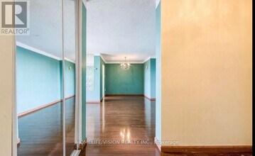 175 Hilda Ave in Toronto, ON - Building Photo - Building Photo