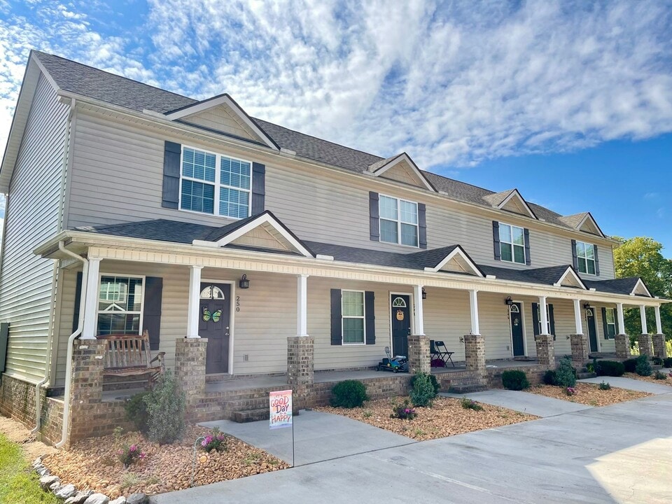 238 Beals Chapel Rd in Lenoir City, TN - Building Photo
