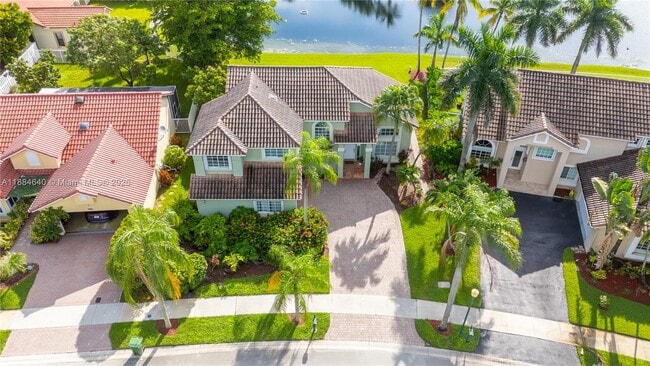 1060 Capistrano in Weston, FL - Building Photo - Building Photo