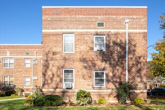 515-585 Castleton Ave in Staten Island, NY - Foto de edificio - Building Photo