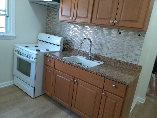 800 Glen Rd, Unit 2 in Fort Lee, NJ - Building Photo - Building Photo