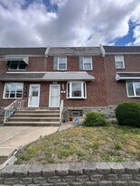 2121 Lardner St in Philadelphia, PA - Building Photo