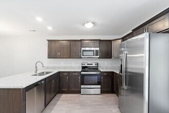 2299 Raleigh Ct in Clarksville, TN - Building Photo - Building Photo