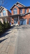 737 John Cole Ct in Newmarket, ON - Building Photo - Building Photo