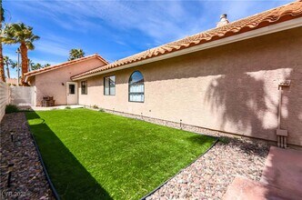 2724 Eagle Springs Ct in Las Vegas, NV - Building Photo - Building Photo