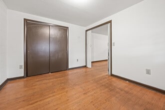 44-50 Church St in East Hartford, CT - Building Photo - Building Photo