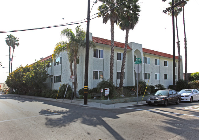 Graham & Phelan in Redondo Beach, CA - Foto de edificio - Building Photo