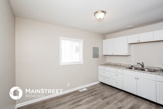 4955 Katherine Dr in Indianapolis, IN - Foto de edificio - Building Photo