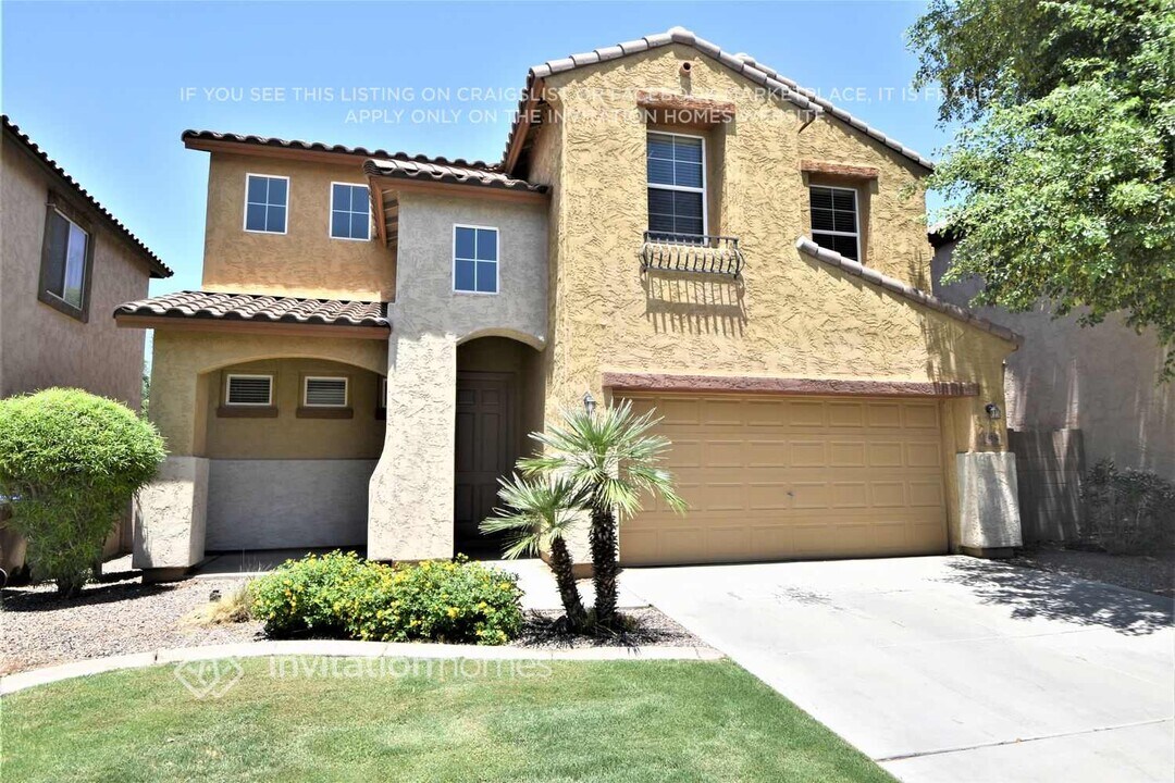 8754 W Adams St in Tolleson, AZ - Foto de edificio
