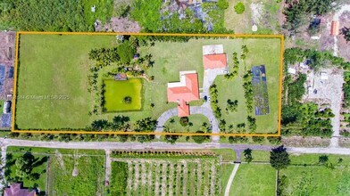 15420 SW 212th Ave in Miami, FL - Building Photo - Building Photo