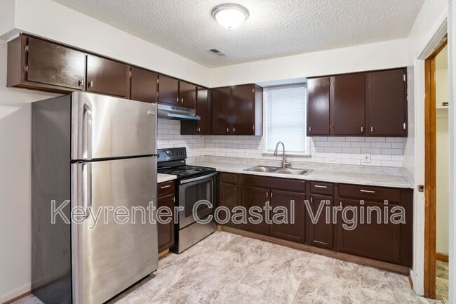 2108 Madison Ave in Newport News, VA - Building Photo - Building Photo