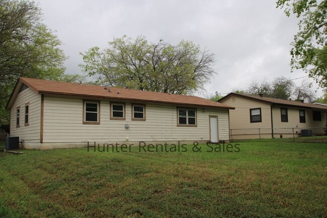 1211 S 9th St in Copperas Cove, TX - Building Photo - Building Photo