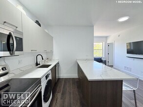 1553 W Hollywood Ave, Unit 1 in Chicago, IL - Building Photo - Building Photo