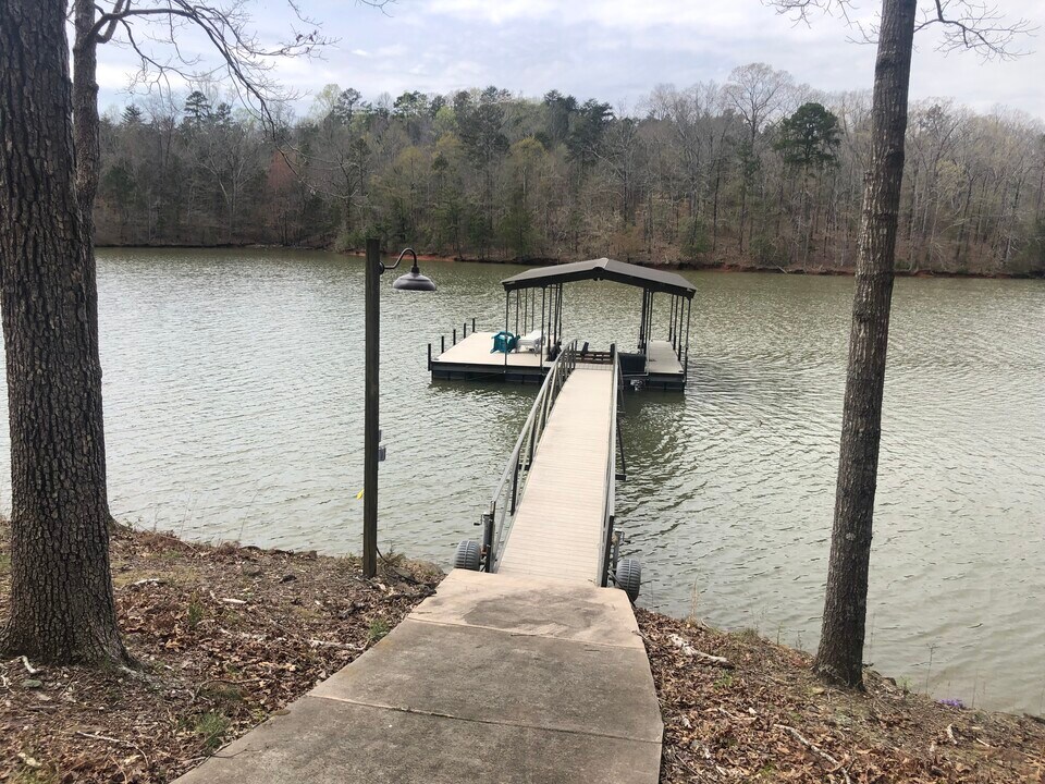 214 Indian Trl in Anderson, SC - Building Photo