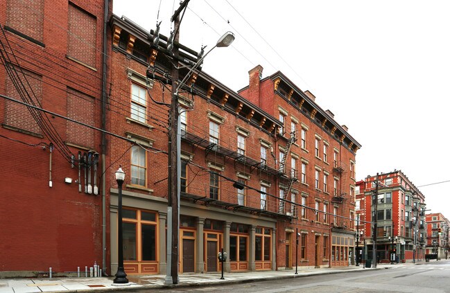 1232 Vine St in Cincinnati, OH - Building Photo - Building Photo