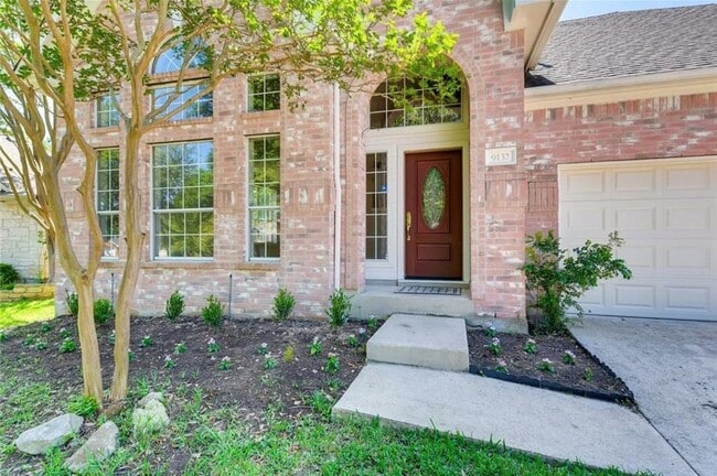 9132 Fainwood Ln in Austin, TX - Foto de edificio - Building Photo