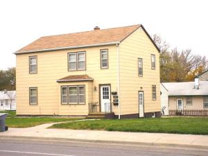 1515 E Capitol Ave in Pierre, SD - Building Photo