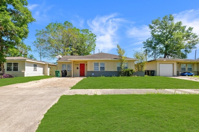 property at 5251 Pomander Rd