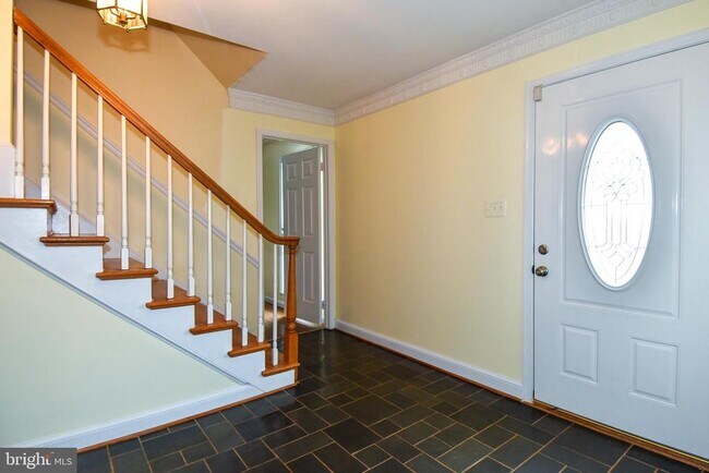 1221 Forestville Dr in Great Falls, VA - Building Photo - Building Photo