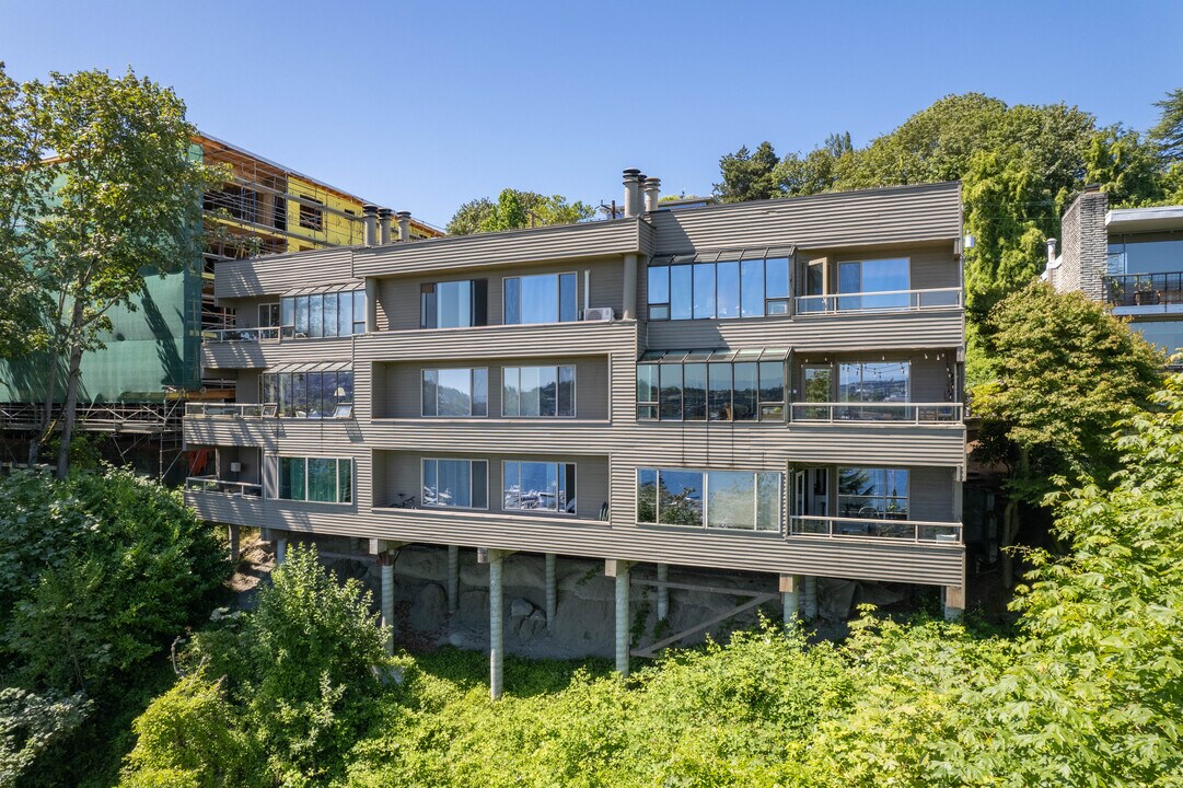 2522 Dexter Ave N in Seattle, WA - Foto de edificio