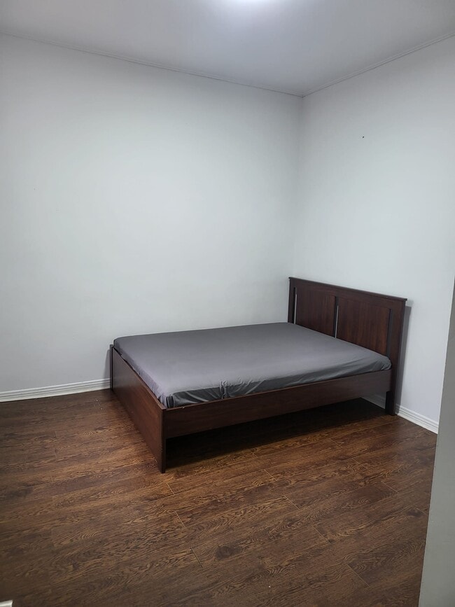 1452 Jeanne-D'arc Av in Montréal, QC - Building Photo - Building Photo