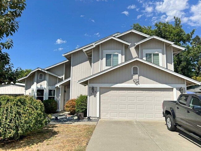250 Arcadia Dr in Vacaville, CA - Building Photo - Building Photo