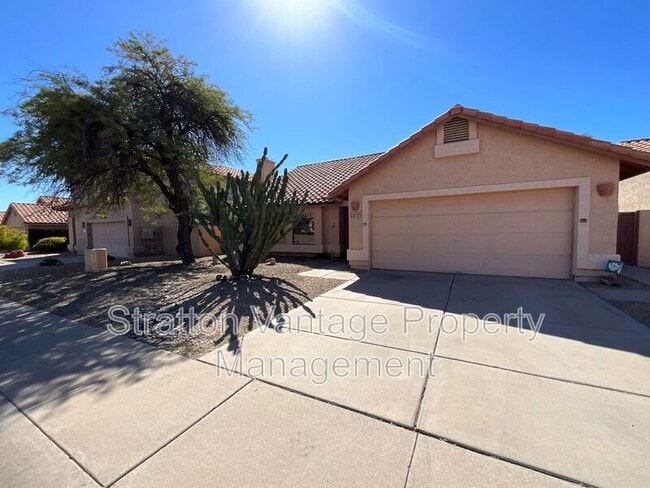 2735 E Thunderhill Pl in Phoenix, AZ - Building Photo - Building Photo
