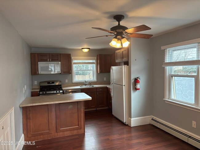 33 Prospect Ave in Red Bank, NJ - Building Photo - Building Photo