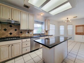 6410 Coley Park in Sugar Land, TX - Building Photo - Building Photo