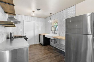 5302 Robinsdale Ln in Austin, TX - Building Photo - Building Photo
