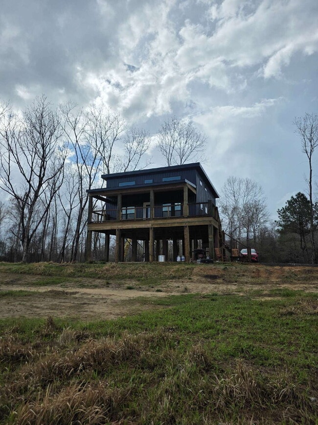 1160 Cottonwood Dr in Leakesville, MS - Building Photo - Building Photo