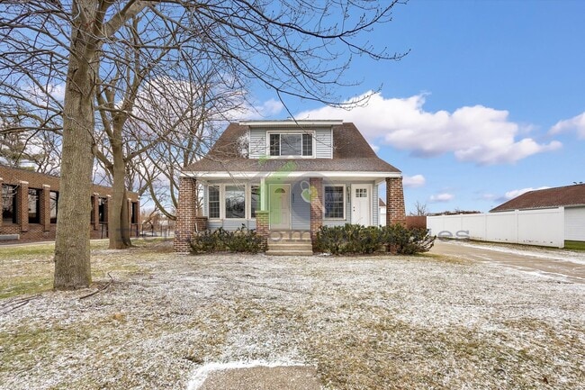 1424 Burton St SW in Wyoming, MI - Building Photo - Building Photo