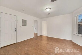 110 N 17th St in East Orange, NJ - Building Photo - Building Photo