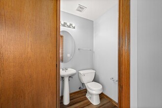 701 Blackstone Ct in Dekalb, IL - Building Photo - Building Photo