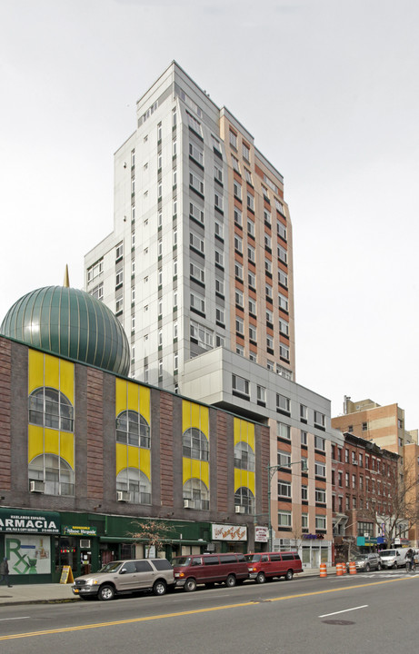 Graceline Court in New York, NY - Building Photo