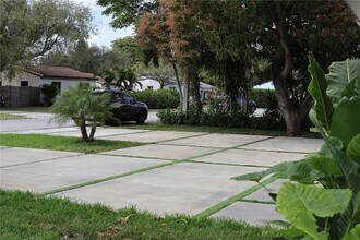 10845 Peachtree Dr in North Miami, FL - Building Photo - Building Photo