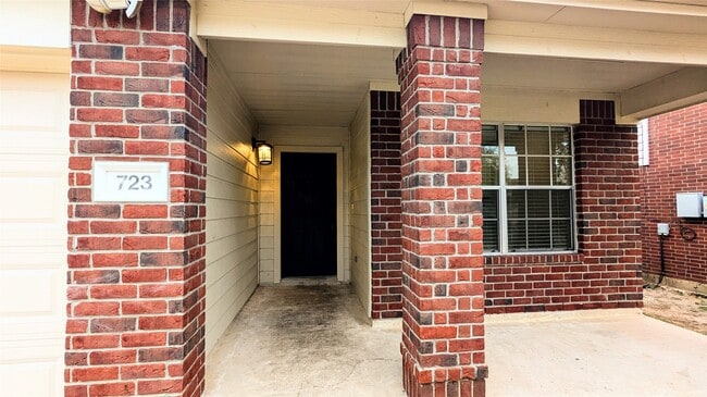 723 Cypresswood Cove