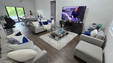 9052 W Broad Cir in La Belle, FL - Building Photo - Building Photo