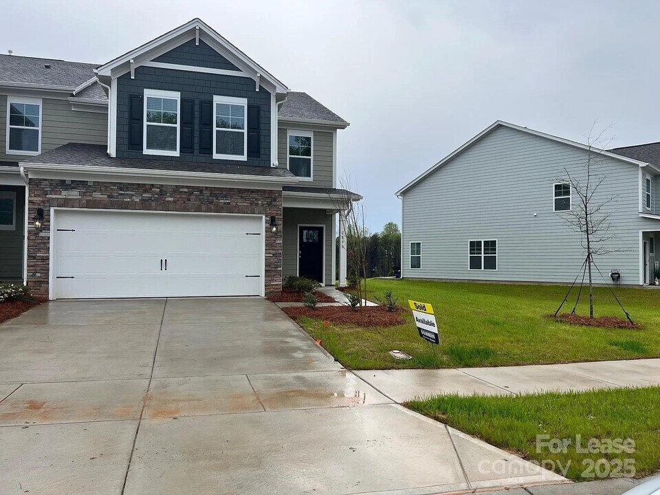 7899 Iron Rd in Sherrills Ford, NC - Building Photo