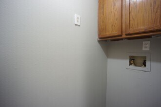 8805 Schick Rd in Austin, TX - Building Photo - Building Photo