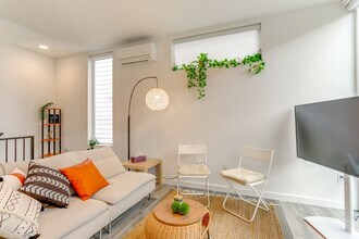 128A W Florentia St in Seattle, WA - Building Photo - Building Photo