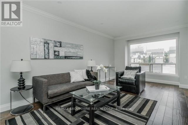 1534 Forestdale Ct in Oakville, ON - Building Photo - Building Photo