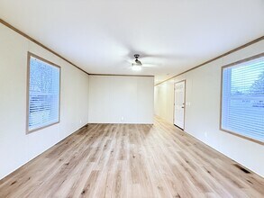 29752 Jamestown Dr in New Baltimore, MI - Building Photo - Building Photo