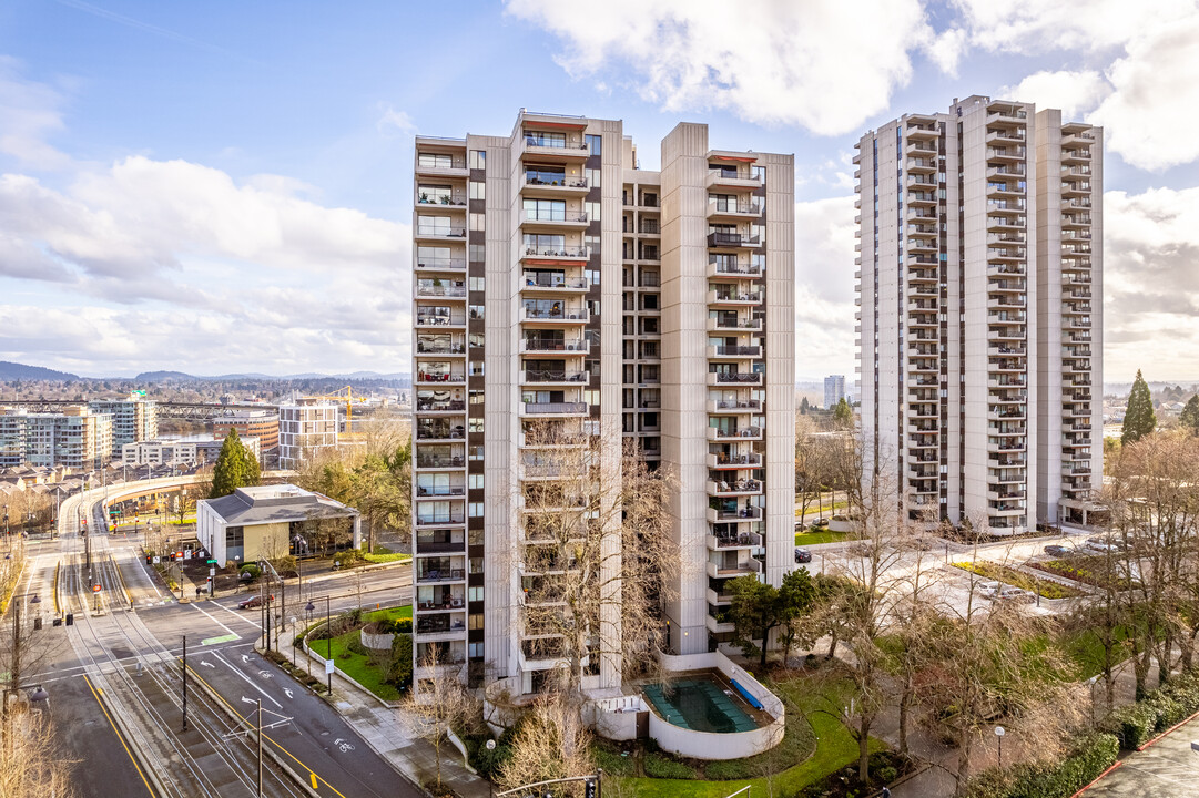 Lincoln tower in Portland, OR - Building Photo